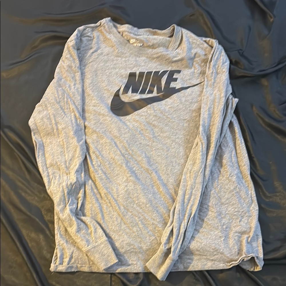 Nike Heather Gray Long Sleeve Tee
